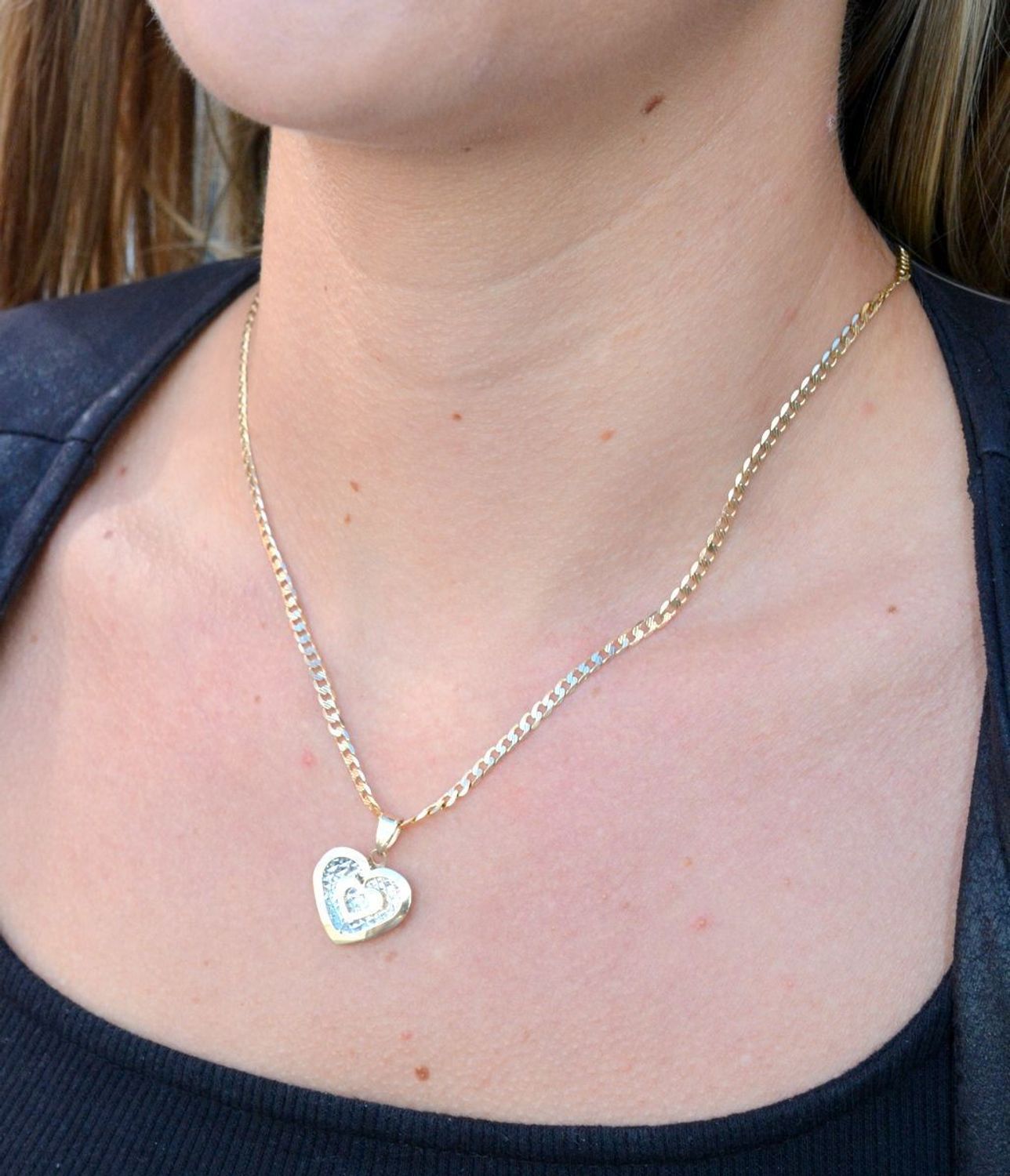 Złota zawieszka błyszczące serce próba 333 ZA 4216 333. . Piękna złota zawieszka w kształcie serca to śliczny dodatek, który odmieni każdą stylizację. Na prezent.jpg